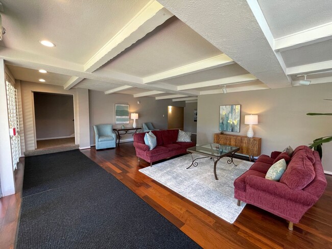 Building Photo - Comfortable Raleigh Park Plaza Condo with ...