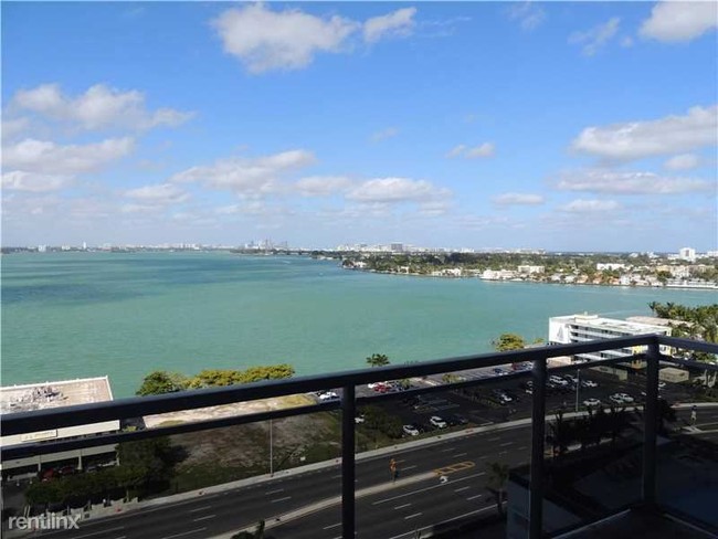 Foto del edificio - 2 br, 2.5 bath Condo - 7901 Hispanola Stun...