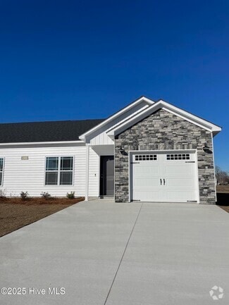 Building Photo - 2308 Sweet Bay Drive.