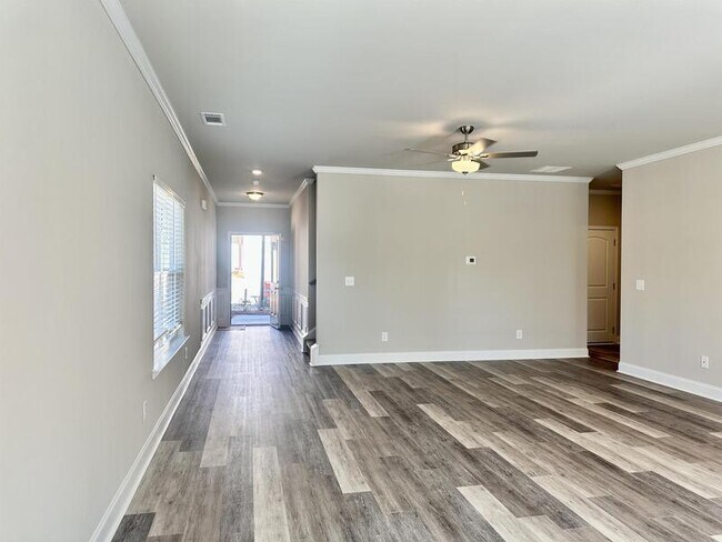 Foto del edificio - 1536 Fern Ridge Ln