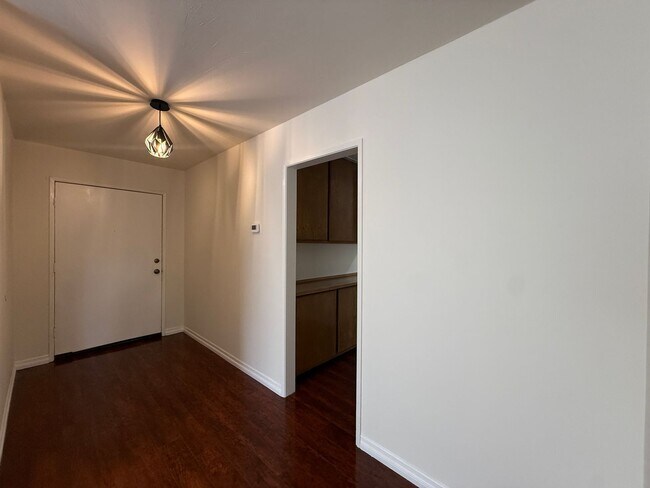 Building Photo - 43060 Larwood St