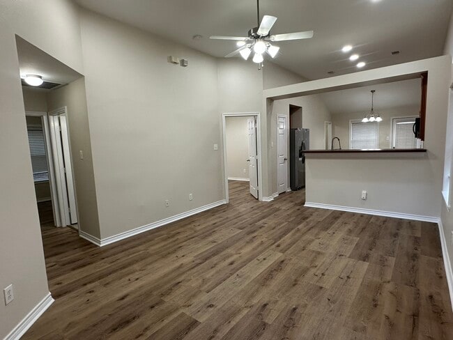 Photo - 9000 Eastwood Ave House