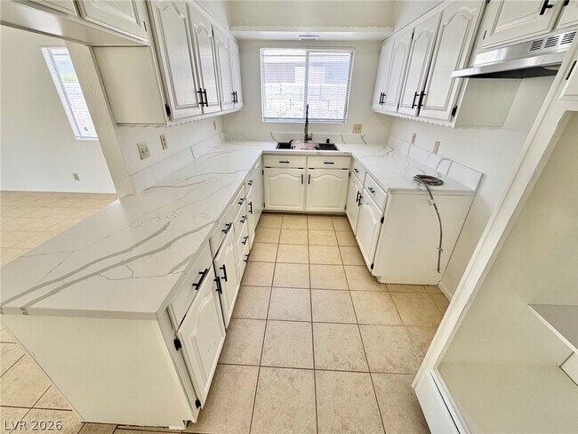 Building Photo - 2913 Colanthe Ave