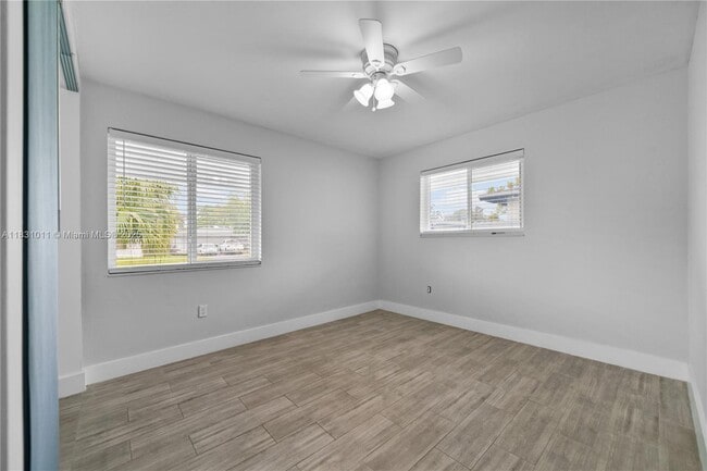Building Photo - 16400 SW 100th Ct