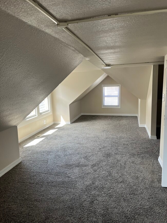 Building Photo - 816 W Mercury St