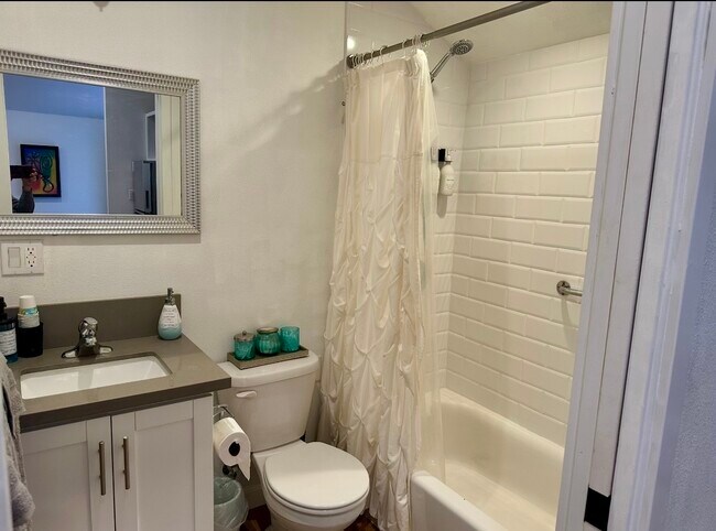 Foto del edificio - 2600 Delevan Dr