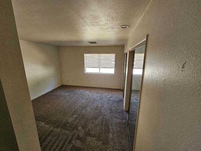 Building Photo - 604 Perdew