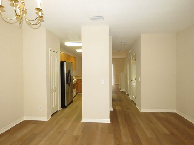 Foto del edificio - Townhouse in Fishhawk Ridge 2bd/2.5 bath