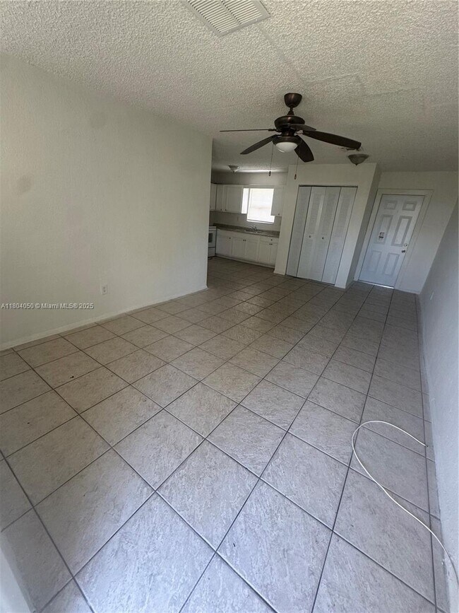 Foto del edificio - 2856 NW 14th St