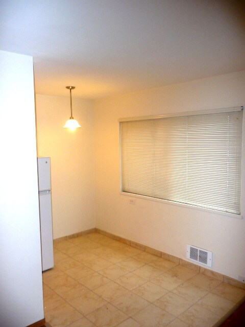 Building Photo - 1515 6th Ave W