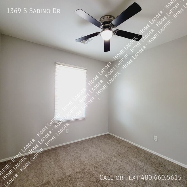 Building Photo - Coming Soon! Beautiful 3 bedroom Townhome ...