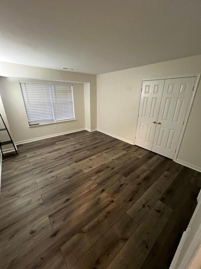 Building Photo - 129 Swannee Dr
