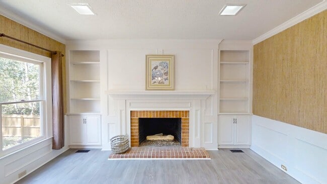 Foto del edificio - 4130 Knollcrest Cir N
