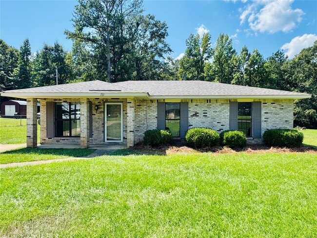 Building Photo - 731 St Martins Dr