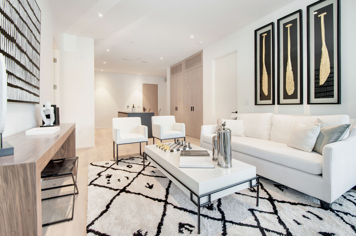 Foto principal - 1030 N Kings Rd