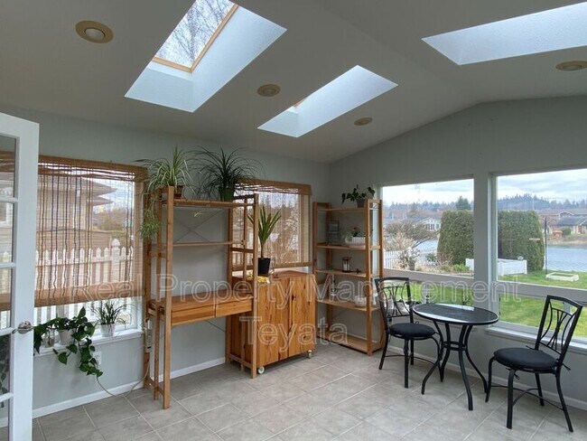 Building Photo - 8252 Cowichan Rd