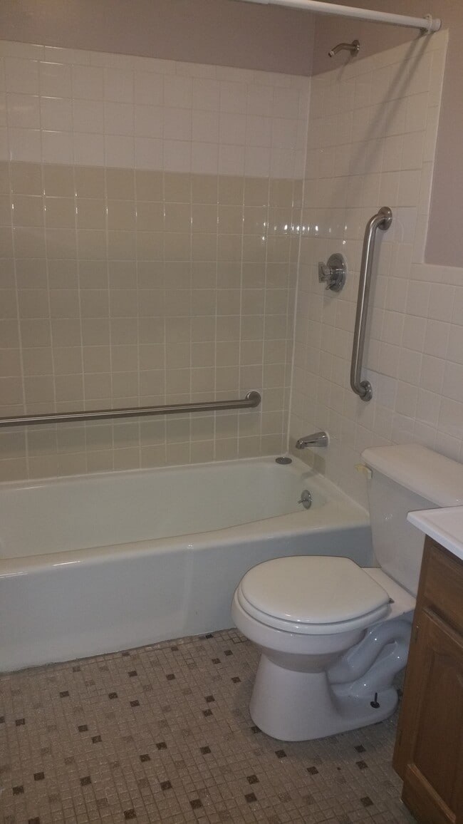 Building Photo - 4 Hartwell St