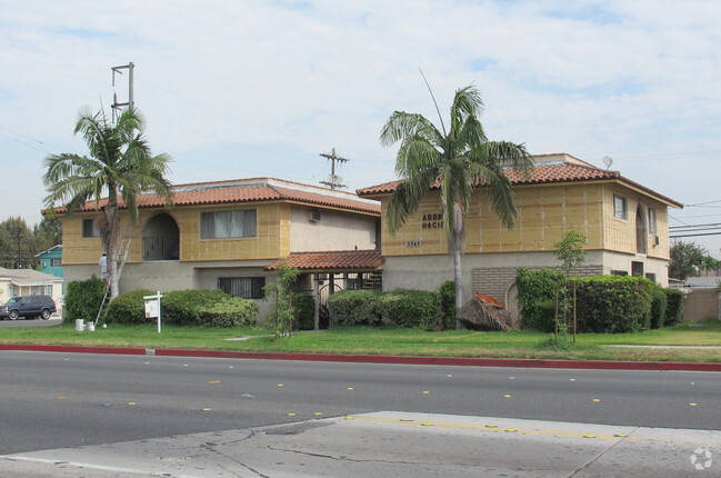 Foto del edificio - 3745 Imperial Hwy.