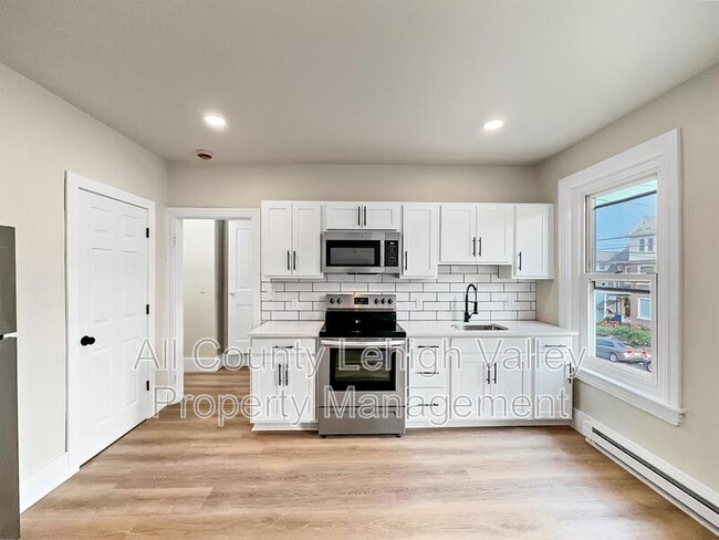 Foto del edificio - 122 E Goepp St