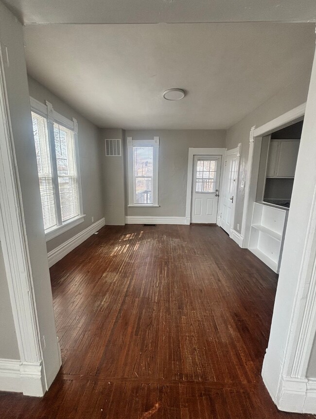 Foto del edificio - 2004 Latham St