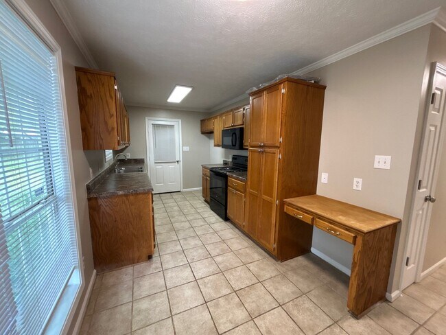 Foto del edificio - 258 Pleasant Plains Rd