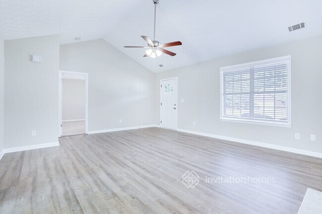 Building Photo - 140 Oak Hill Dr