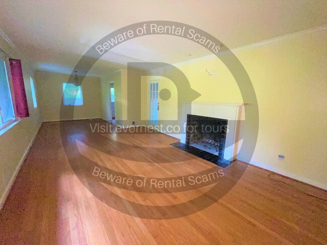 Building Photo - 602 Devon Dr