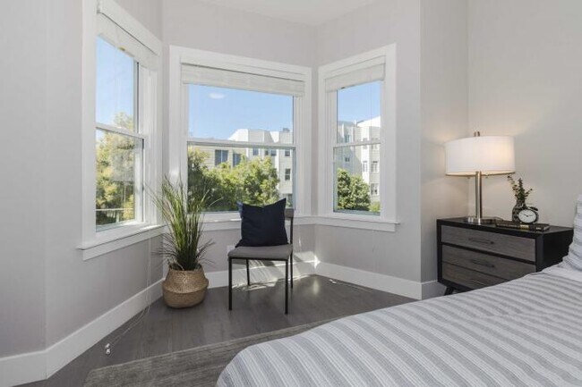 Building Photo - 2 bedroom in San Francisco CA 94109