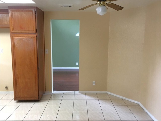 Foto del edificio - 1349 Crestmont Dr