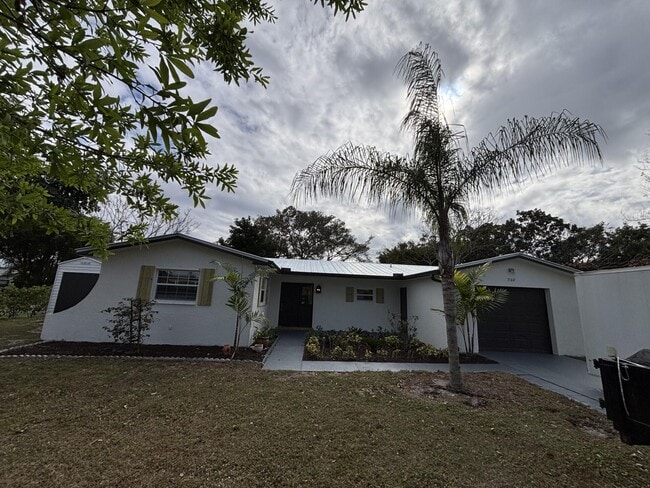 Foto del edificio - 1160 E 12th St