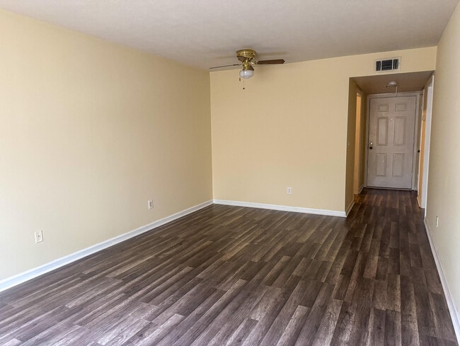 Foto del edificio - Cloister Apartments