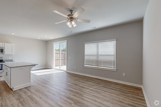 3BR, 2.5BA - The Magnolia - 1,484-1,507SF - Hillcrest Village