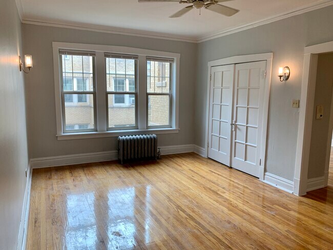 Foto del edificio - 215 Washington Blvd