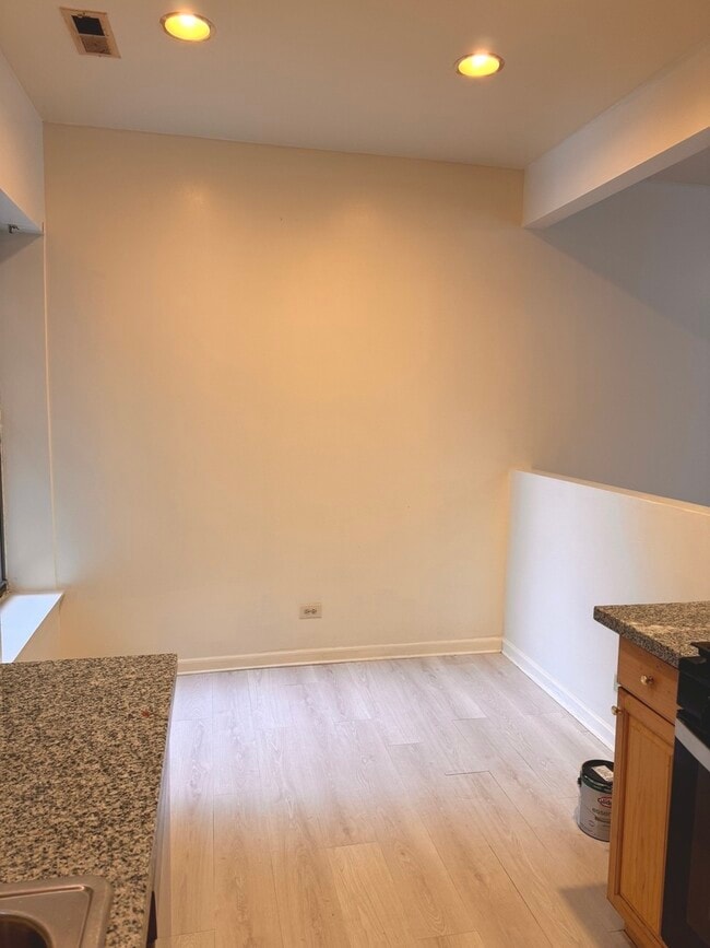 Foto del edificio - 4615 S Michigan Ave