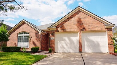 Building Photo - 3915 Summerfield Dr