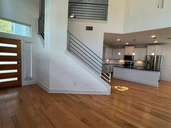 Building Photo - 1413 Casa Dr