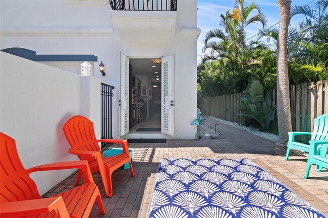 Building Photo - 732 NE 15th Ave