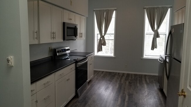 Kitchen 1 - 3348 Greenwood Blvd