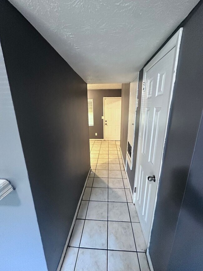 Building Photo - 3620 Effee St