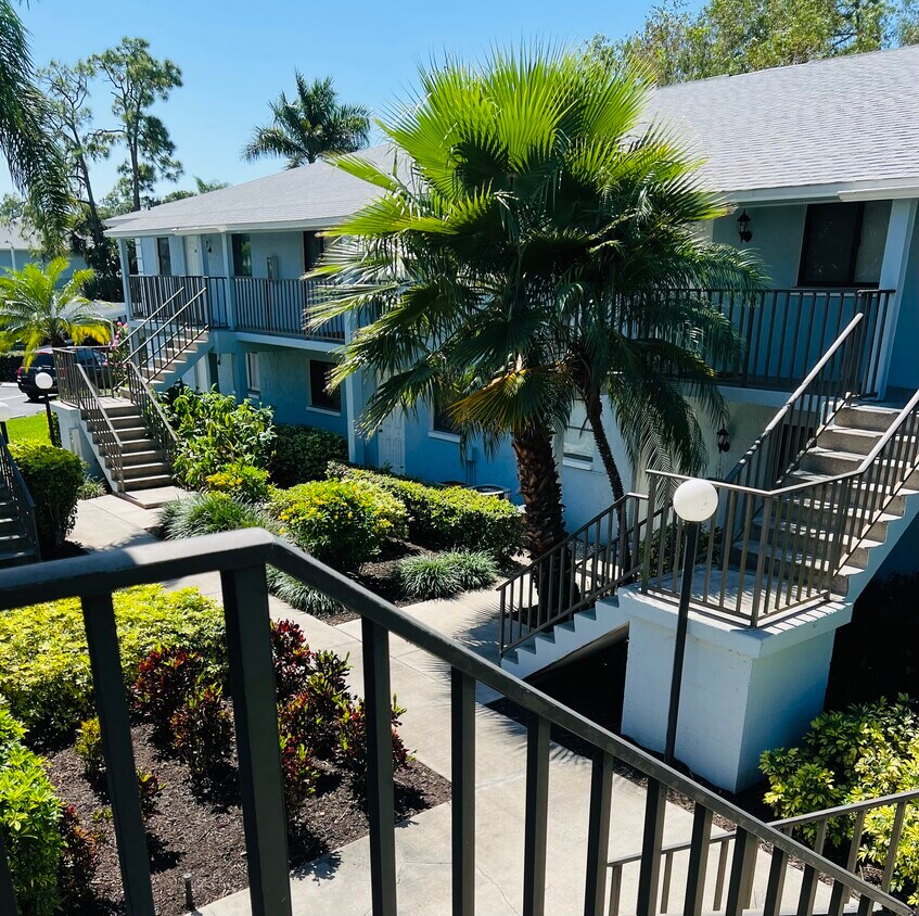 Estilo de vida de Florida - 28121 Pine Haven Way