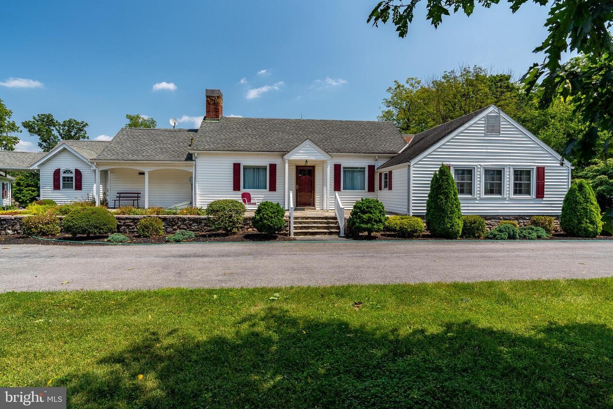 2837 W Philadelphia Ave, Oley, PA 19547 House Rental in Oley, PA