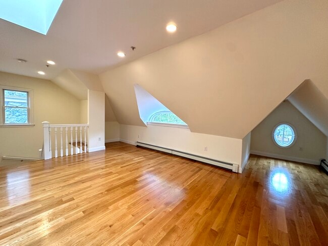 Building Photo - 10 Selkirk Rd