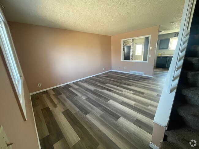 Building Photo - 822 Badger Ln