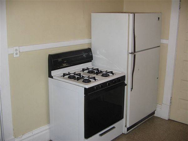 Building Photo - 2 br, 1 bath  - 1552 Coit Ave NE # 2 #2 upper