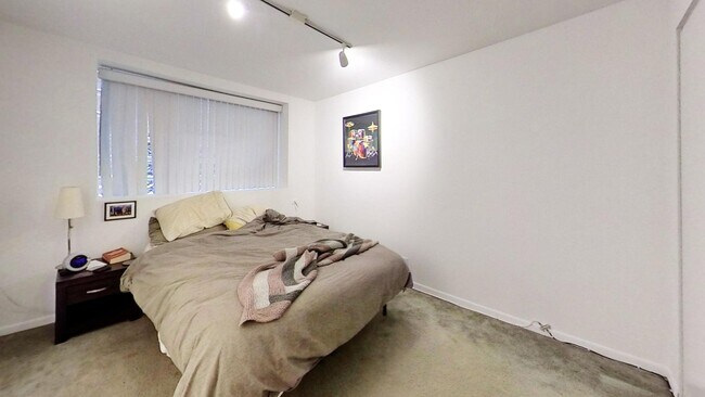 Foto del edificio - 1313 W Addison St