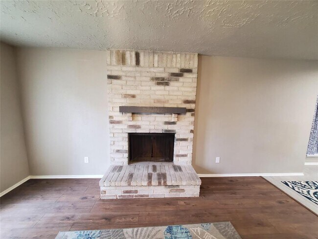 Foto del edificio - 4527 Algernon Dr