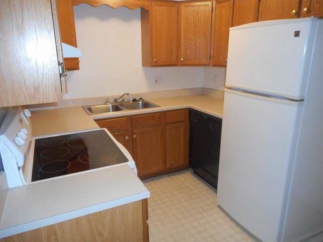 3517 Queen Dr Sw Unit 3517-5, Cedar Rapids, Ia 52404 - Room For Rent In 