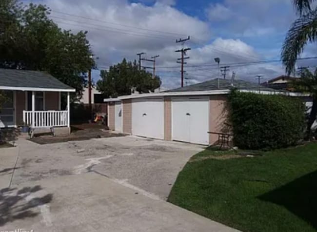 Building Photo - 3363 W 132nd St