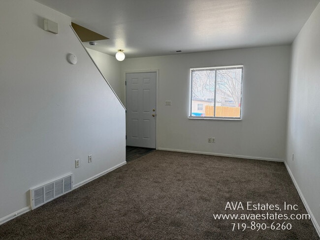 Building Photo - 1405 E 19th St