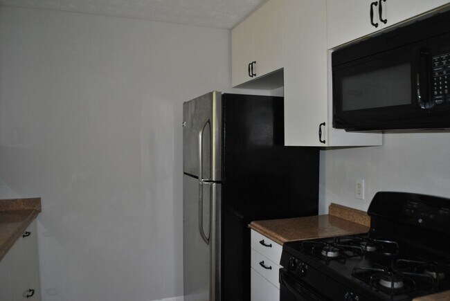 Foto del edificio - Spacious 1-Acre Lot